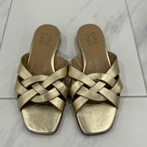 NEW! Naturalizer Dark Gold Ashford Open Toe Flat Sandals - Size 5.5 - Picture 4 of 15